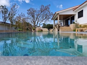 ¿Cómo elegir la orientación correcta para tu piscina y aprovechar el sol?