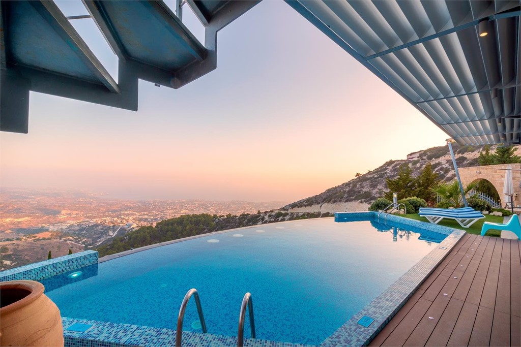 Una piscina en tu jardín para este verano ¡Aún estás a tiempo!